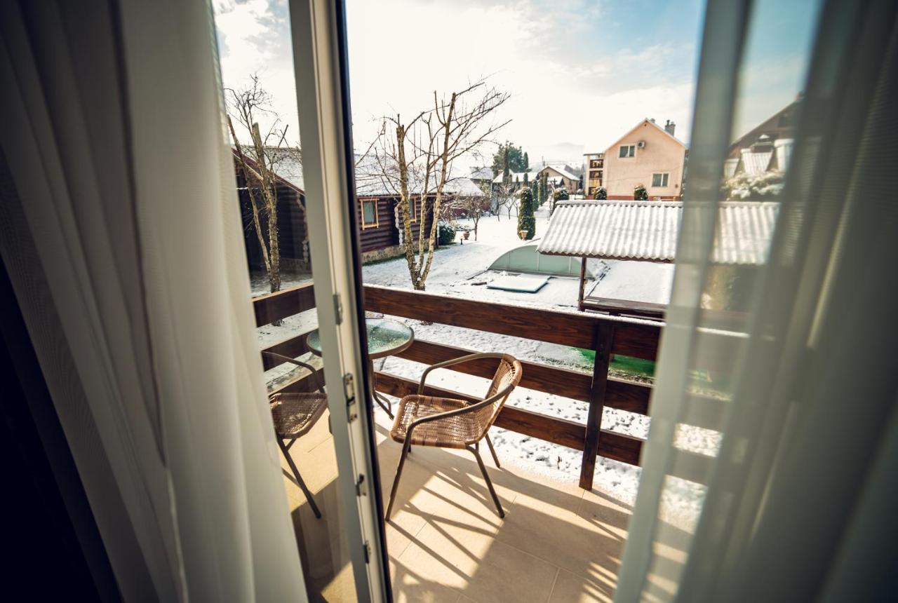 Hotel Августин à Solochyn Extérieur photo