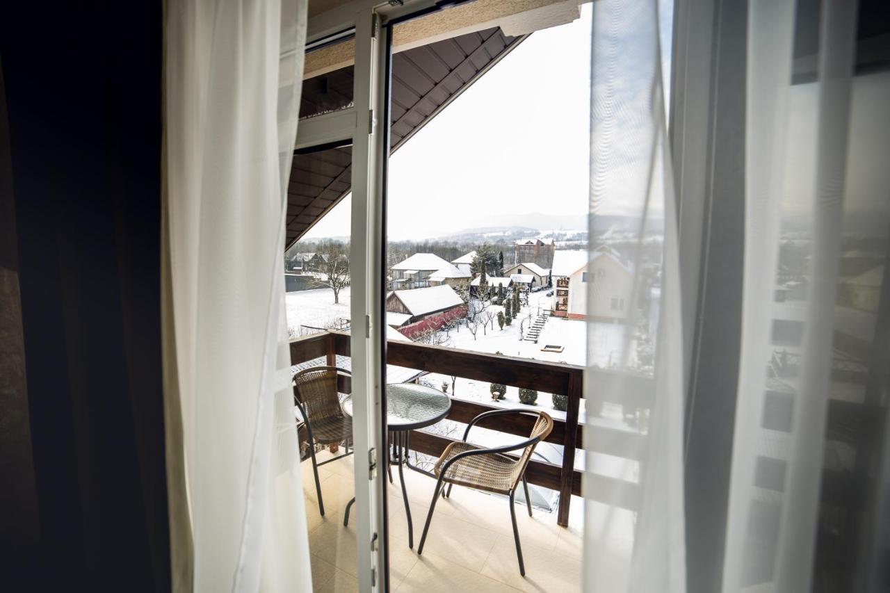 Hotel Августин à Solochyn Extérieur photo