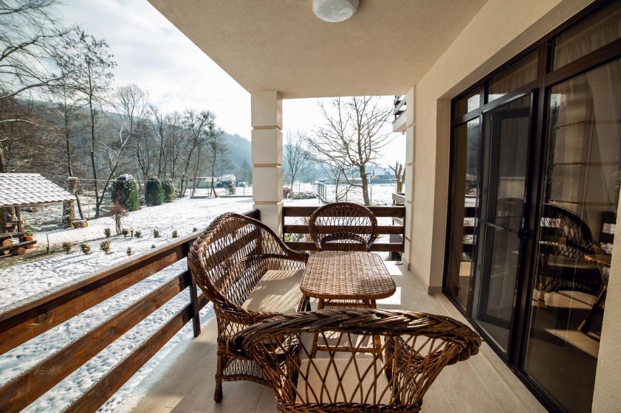 Hotel Августин à Solochyn Extérieur photo