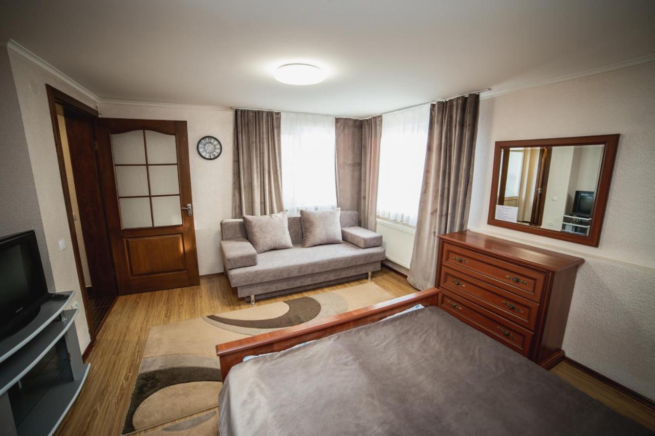 Hotel Августин à Solochyn Extérieur photo