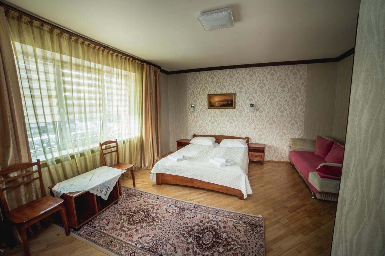Hotel Августин à Solochyn Extérieur photo
