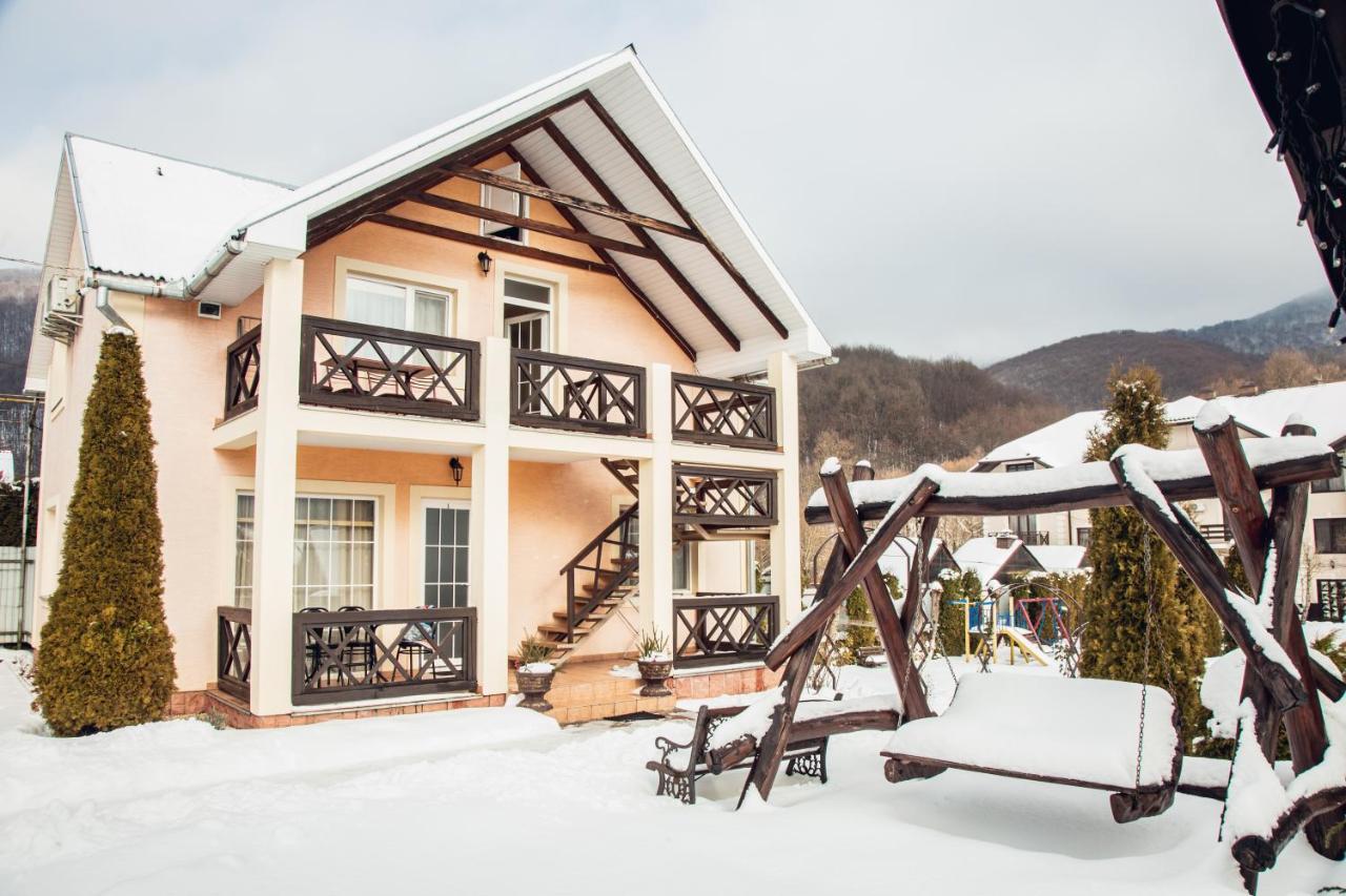 Hotel Августин à Solochyn Extérieur photo