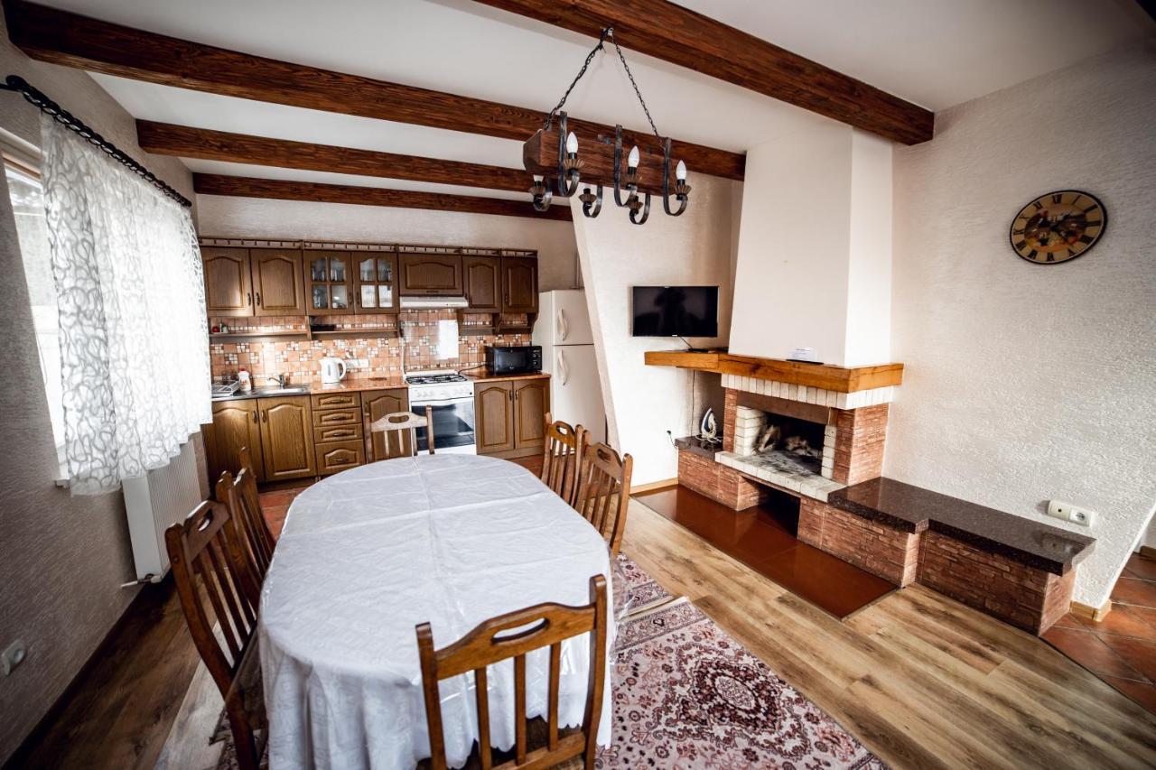Hotel Августин à Solochyn Extérieur photo