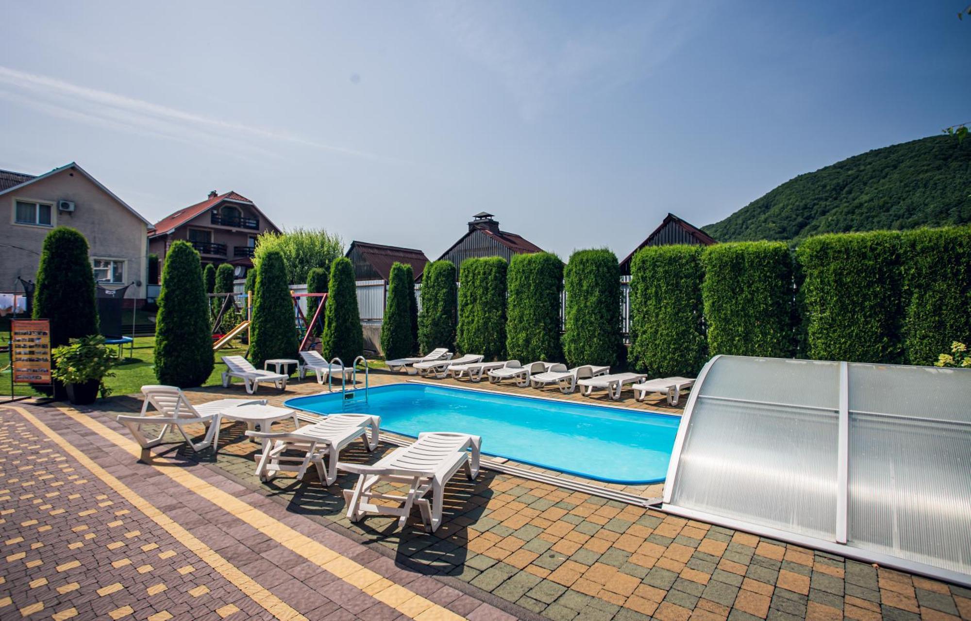 Hotel Августин à Solochyn Extérieur photo