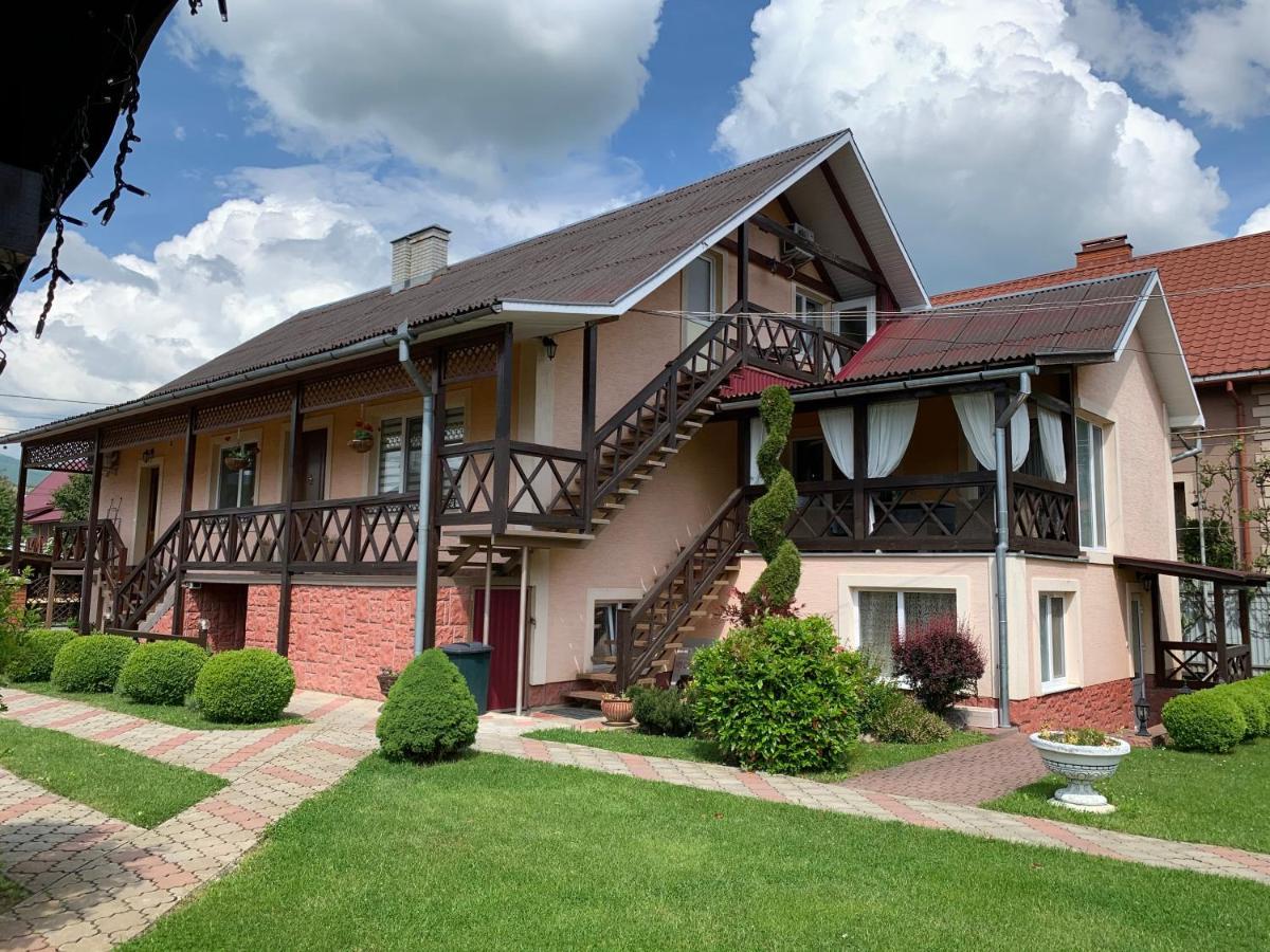 Hotel Августин à Solochyn Extérieur photo